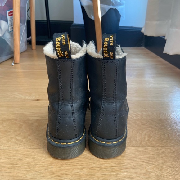 Dr. Martens 1460 WOMEN'S FAUX FUR LINED LACE UP BOOTS - Picture 4 of 4